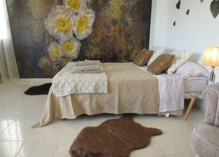 Апартаменты Golden Dreams & Perfect For ***** *