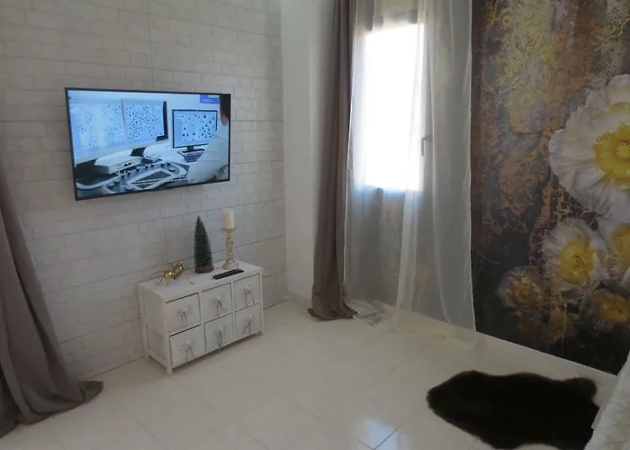 Апартаменты Golden Dreams & Perfect For ***** Адехе